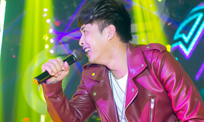 Hồ Quang Hiếu vẫn diễn sung dù thiếu ngủ