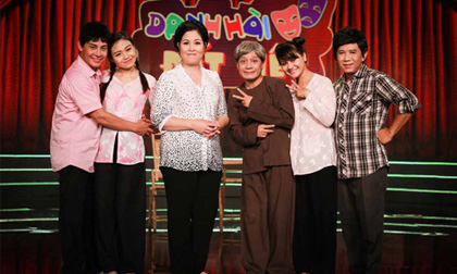 'Vợ chồng quái đản' Minh Nhí – Hồng Vân tái ngộ