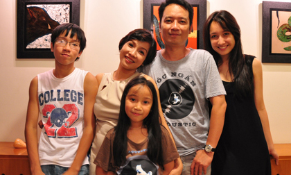 Cả nhà diva Mỹ Linh góp mặt trong album mừng năm mới