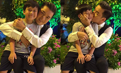 Đàm Vĩnh Hưng nghỉ diễn đưa con trai đi chơi dịp lễ