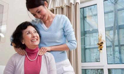 Nhận được 'trái ngọt' khi đối xử tốt với mẹ vợ cũ của chồng