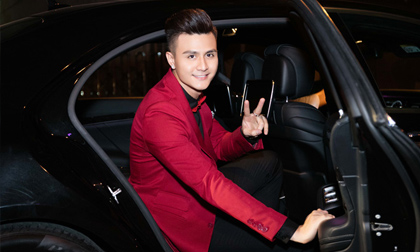 Vĩnh Thụy thu hút với phong cách vest đỏ lịch lãm