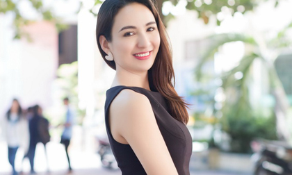 Hoa hậu Ngọc Diễm diện style thanh lịch đi gặp gỡ sinh viên