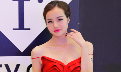 Hoa hậu Kiều Ngân khoe đường cong quyến rũ tại show thời trang của Fashion TV