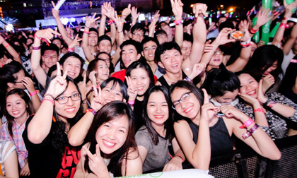 Màn Countdown hoành tráng nhất tại Escape New Year 2016