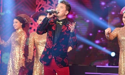 Sài Gòn đêm thứ bảy thổi bùng không khí xuân bằng các 'hit' về Tết