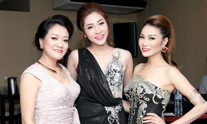 Nhà thiết kế Oanh Phan mang 'Những cánh én mùa Xuân' đến nghệ sĩ nghèo