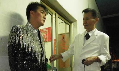 Đàm Vĩnh Hưng thương tiếc khi bầu show huyền thoại qua đời