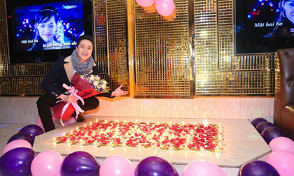  Nhật Tinh Anh hạnh phúc cùng fans tổ chức sinh nhật sớm