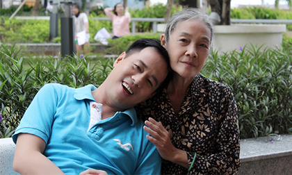 Xúc động với bộ ảnh 'Mẹ ơi con sẽ về' của PGS – TS Huỳnh Văn Sơn