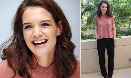 Katie Holmes lộ nếp nhăn tuổi tác và chân vòng kiềng 'xấu tệ'