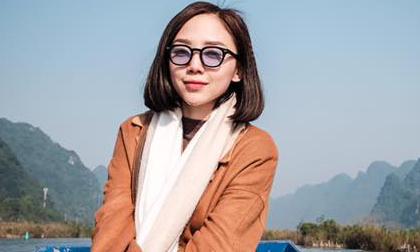 Tóc Tiên diện trang phục 'kín cổng cao tường' đi lễ chùa