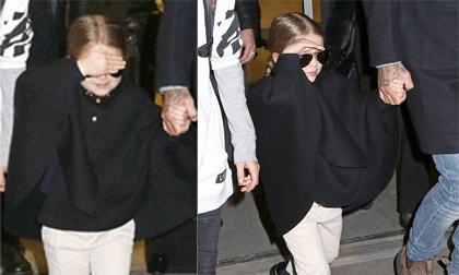 Harper Beckham diện đồ sành điệu khi đi cùng bố và các anh