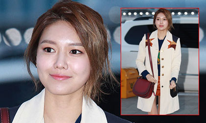 Sooyoung (SNSD) khoe chân thon dài với váy ngắn