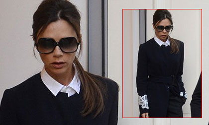 Bà Becks diện trang phục trắng - đen sành điệu đi thăm cửa hàng tại London