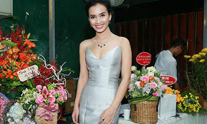 Ái Phương chơi trội với 'cây' hàng hiệu 1,5 tỷ đồng