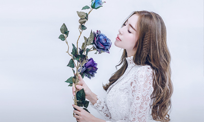 Elly Trần khoe nhan sắc mơn mởn dù đã hai con