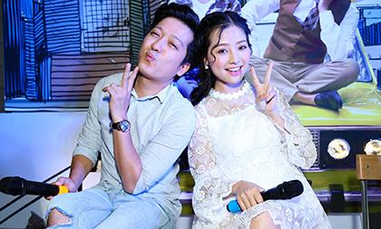 Trường Giang bình thản đi xem phim mặc Quế Vân vạch mặt lần 2