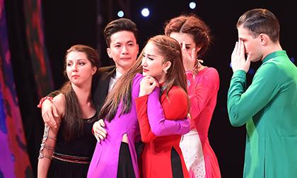 Khánh Thi khóc ‘hết nước mắt’ khi phải loại trò cưng