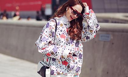 Minh Hằng đeo túi hiệu nổi bật trên đường phố Hàn