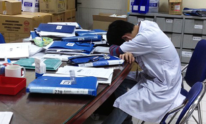 Ngành Y cao quý nhưng có nên theo nghề Y không?