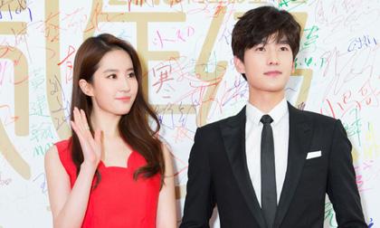 Lưu Diệc Phi tươi rói bên mỹ nam sau tin đồn chia tay người yêu