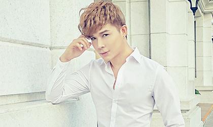 Nathan Lee diện sơ mi trắng, khoe vẻ đẹp 'nam thần' 