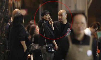 U60 Trương Mạn Ngọc tình tứ bên trai lạ