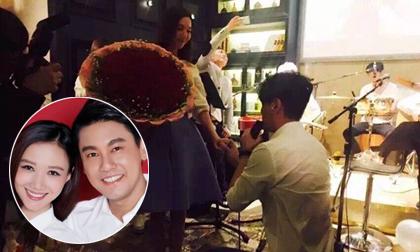 Chu Hiếu Thiên (F4) rơi nước mắt, quỳ gối cầu hôn bạn gái xinh đẹp