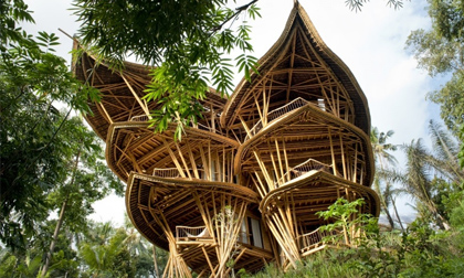 Ngôi nhà tre huyền diệu của người phụ nữ bỏ công xây dựng 6 năm