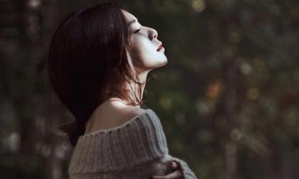 Chồng thô lỗ đập nát máy tính khi vợ 'cuồng' phim Hàn