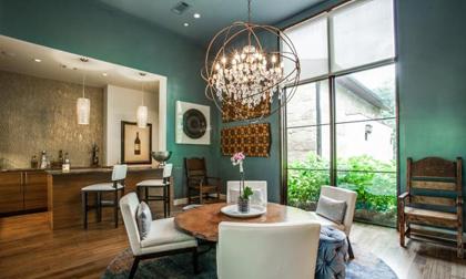 Hô biến không gian phòng ăn đẹp lung linh nhờ đèn chùm