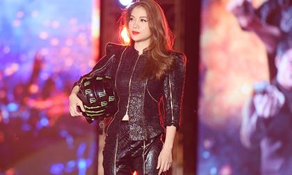 Khán giả muốn phá rào, lao lên sân khấu vì Trương Ngọc Ánh