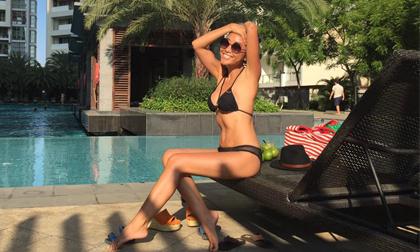 Ca sĩ Đoan Trang diện bikini khoe làn da bánh mật 