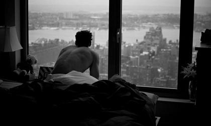 'Vũ điệu kinh dị' của bạn gái trong nhà nghỉ khiến tôi sợ hãi