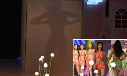 Cuộc thi sắc đẹp Trung Quốc bị la ó vì cho thí sinh thay bikini giữa sân khấu