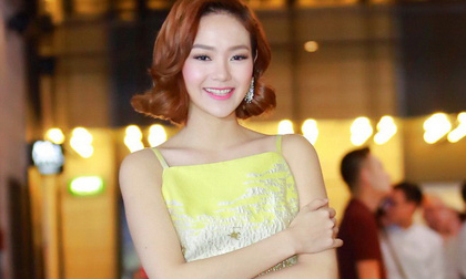 Minh Hằng lộng lẫy như công chúa ra mắt phim tại Hà Nội