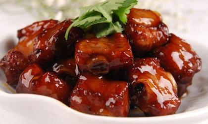 Hướng dẫn làm món sườn rim mặn ngọt thơm ngon 