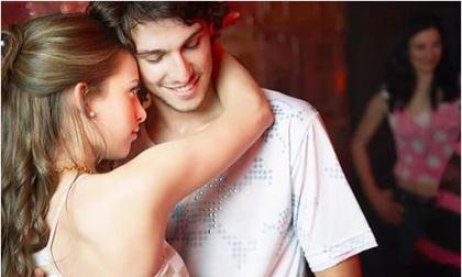 'Sững người' trước lý lẽ của cô sinh viên cướp chồng