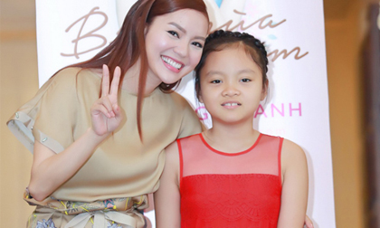 Con gái ca sĩ Ngọc Anh xinh xắn đến cổ vũ mẹ