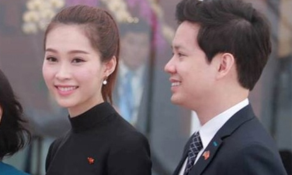 Hoa hậu Thu Thảo và bạn trai rạng rỡ đón Tổng thống Obama