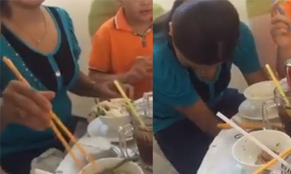 Trố mắt nhìn bà mẹ nhịn miệng, gắp lia lịa thức ăn bỏ túi dành phần mang về 