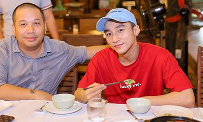 Sơn Tùng M-TP đi ăn mừng sau khi được tổng thống Mỹ nhắc tên