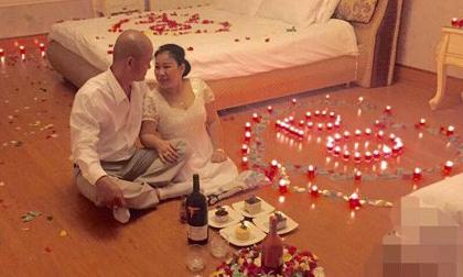 Lễ kỷ niệm ngày cưới của cặp đôi U50 khiến nhiều người ghen tỵ