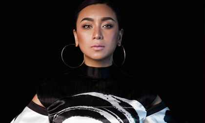 'Nữ hoàng ảnh lịch' thập niên 90 - Y Phụng đẹp kiêu sa và ma mị 