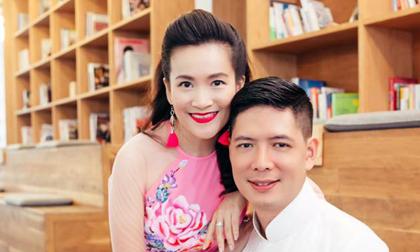 Gia đình Bình Minh xúng xính trong tà áo dài