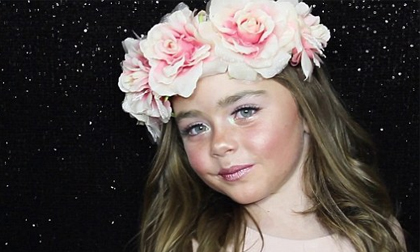 Clip bé gái trang điểm chuyên nghiệp hút hàng triệu lượt xem