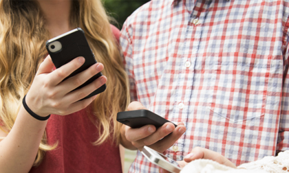 'Nếu một cô gái mỗi ngày đăng vài chục cái status... con hãy tránh xa luôn và ngay'