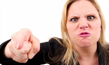 Làm sao để ứng phó với kẻ hung hăng thô lỗ?