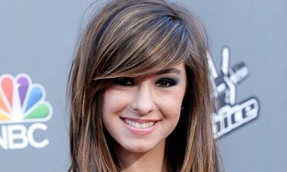 Những điều chưa biết về nữ ca sĩ vừa bị bắn chết